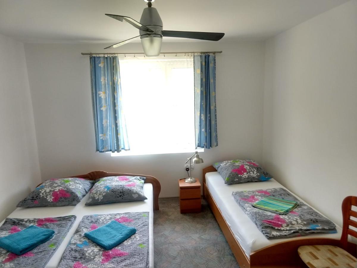 Pokoje Roznow Hotel Ngoại thất bức ảnh