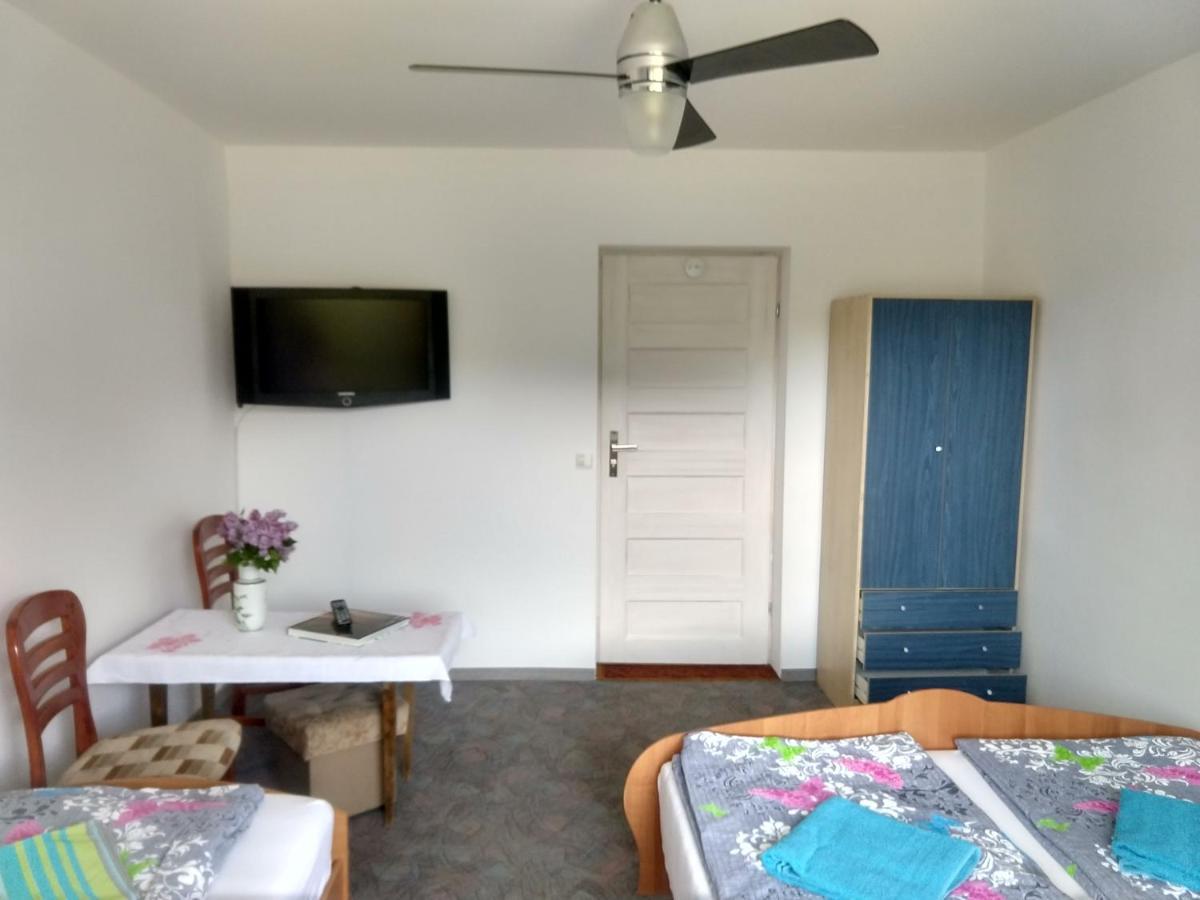 Pokoje Roznow Hotel Ngoại thất bức ảnh