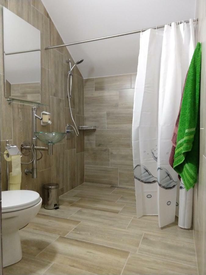 Pokoje Roznow Hotel Ngoại thất bức ảnh